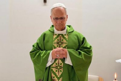 Pope Leo speaks with Putin from hospital, just days after lung cancer surgery