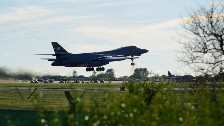 US removes all Air Force bombers from UK base following new threat