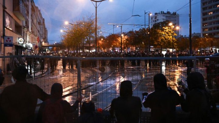 France sees another weekend of mass protests, with nearly 1,000 detained