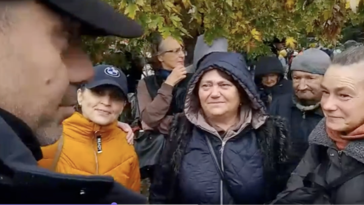 What is happening in Oleshky, the occupied Ukrainian town at the center of a Melania Trump ceasefire?