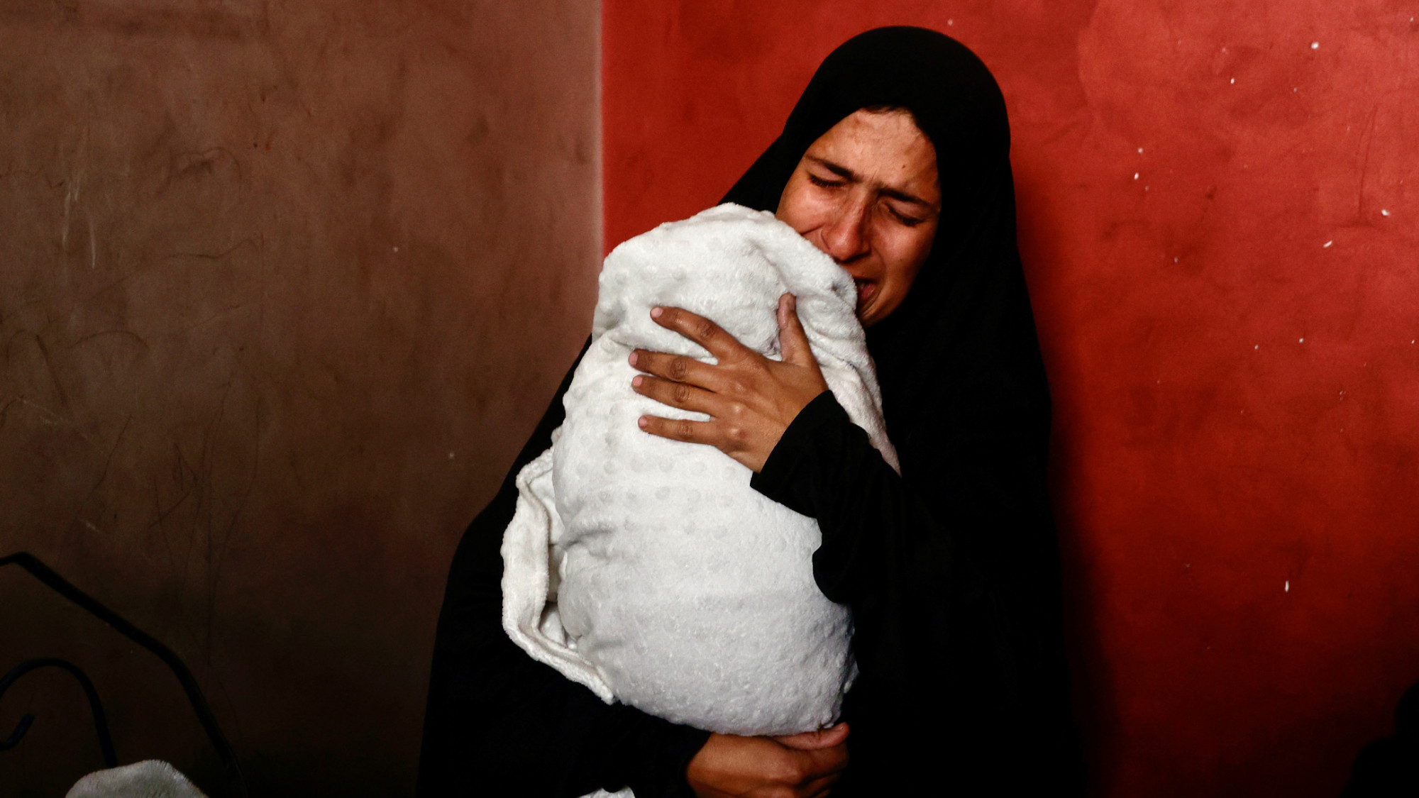 They survived the bombs, but not the virus: Fatal illness spreads in Gaza