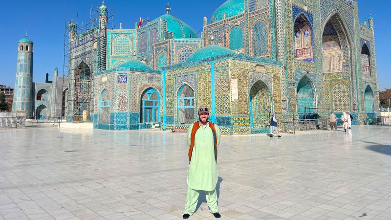 alex-hobbs-in-front-of-the-blue-mosque-in-mazar-i-sharif-afghanistan