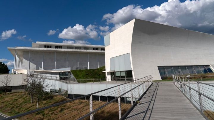 Kennedy Center board votes to close for renovations after chaotic call with Trump