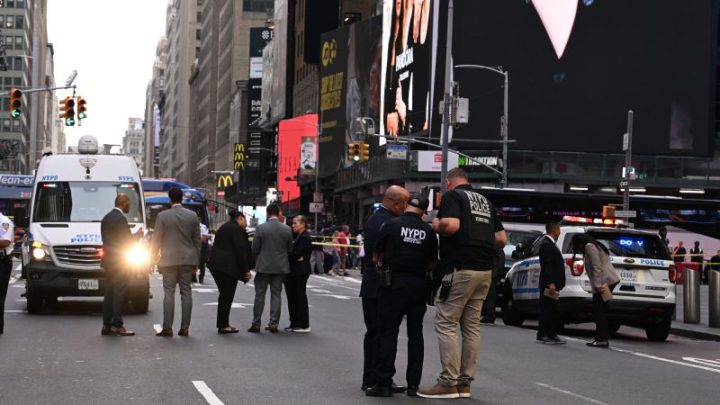 Knife-wielding woman kills 1, wounds another in Times Square before being shot dead by police, mayor says