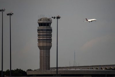 Flights briefly paused at DC airport as unauthorized drone appears over runway