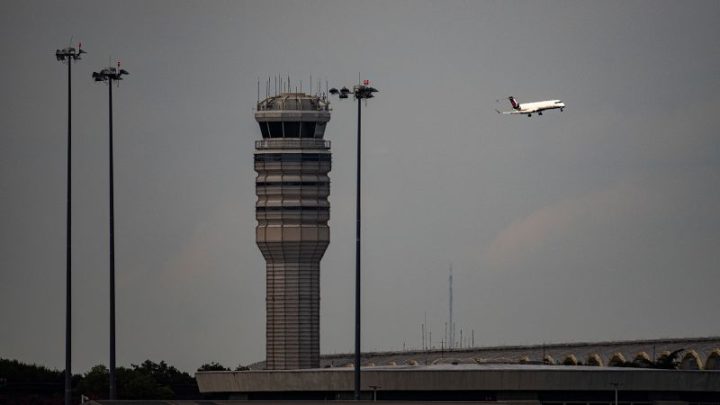 Flights briefly paused at DC airport as unauthorized drone appears over runway